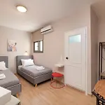 לינה וארוחת בוקר Faros