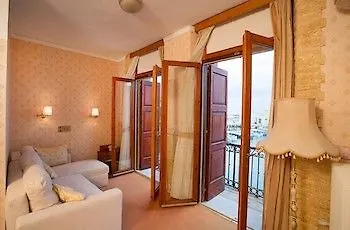 Faros B&B 레팀노