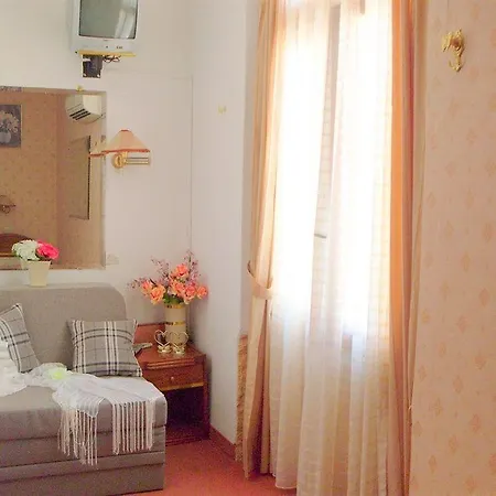 B&B Faros 3*