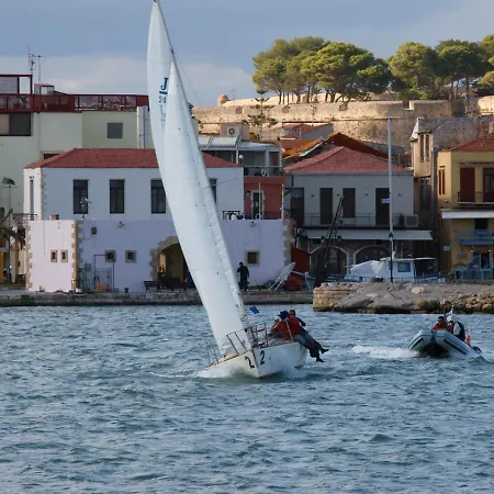 Faros Bed and Breakfast 3*
