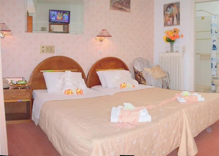 Faros Bed & Breakfast 3*