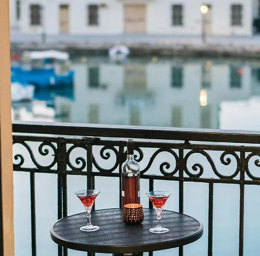 Faros Bed & Breakfast